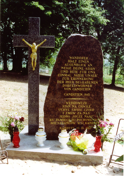 Kanditten, Einweihung eines Gedenksteines auf dem Westfriedhof 2002