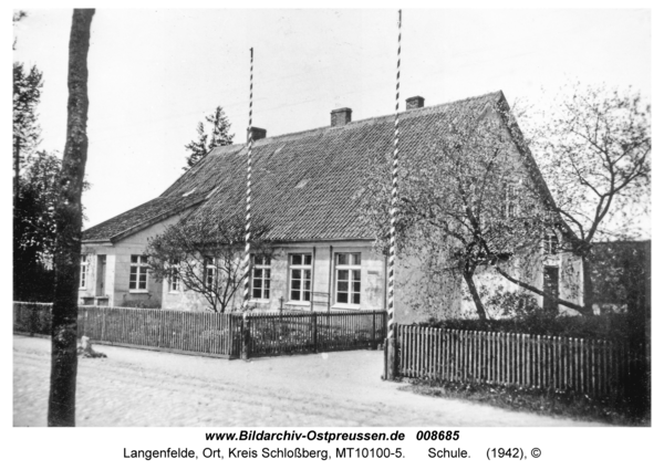 Langenfelde, Schule