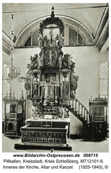 Schloßberg, Inneres der Kirche, Altar und Kanzel