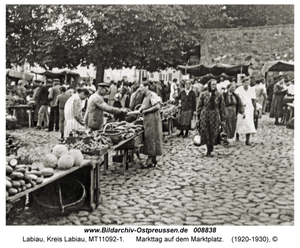 Labiau, Markttag auf dem Marktplatz