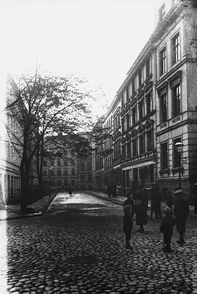 Königsberg, Blick in die Straße Am Rhesianum