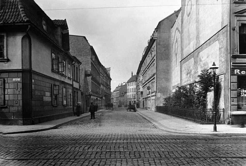 Königsberg (Pr.) Perspektive der Borchertstraße, Häuser Nr. 1 - 3 und 17 - 25