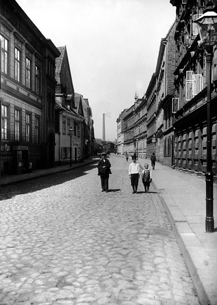 Königsberg, Blick in die Hinterlomse mit den Häusern Nr. 23-28 und 22-5