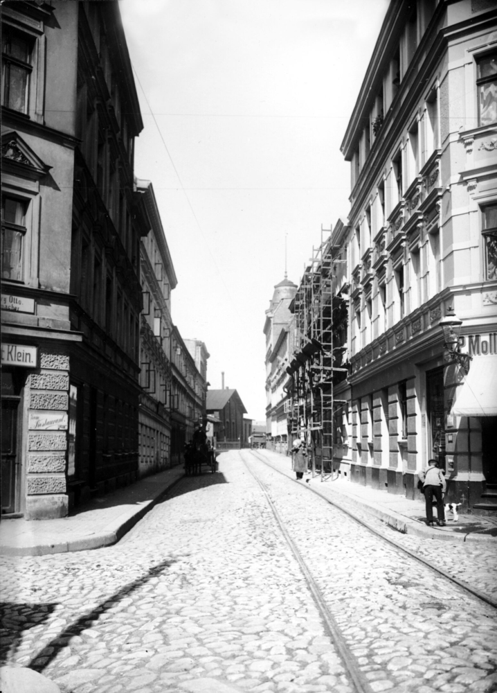 Königsberg, Ecke Hundrieser Straße und Neuer Graben und Perspektive der Hundrieser Straße