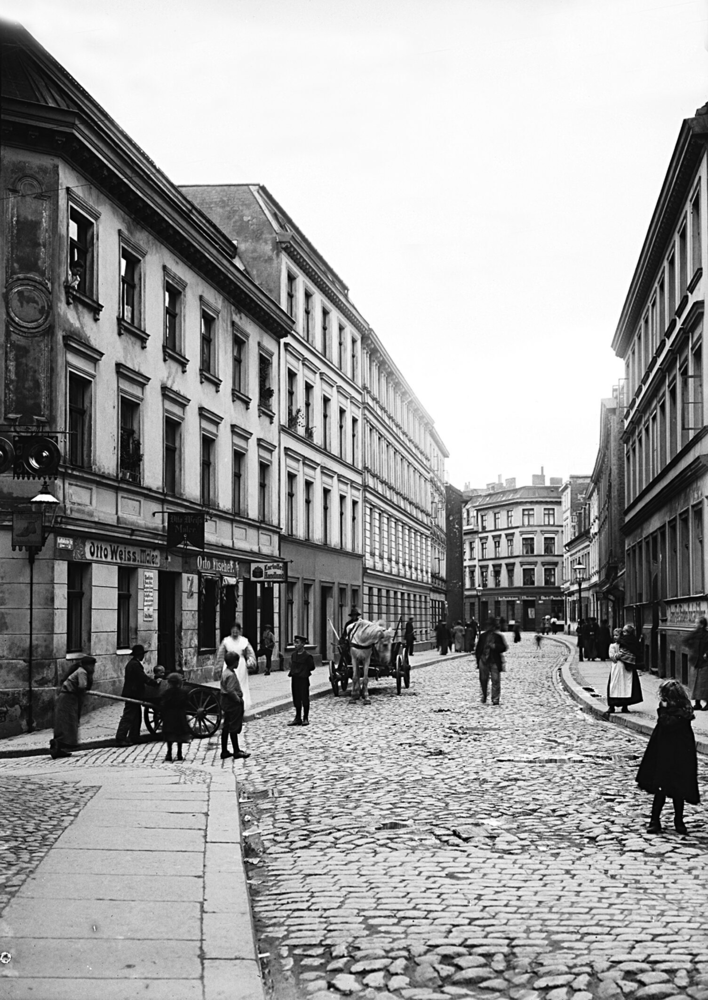 Königsberg, Blick in die Kalthöfsche Straße mit den Häusern Nr. 40-44 und 11-5