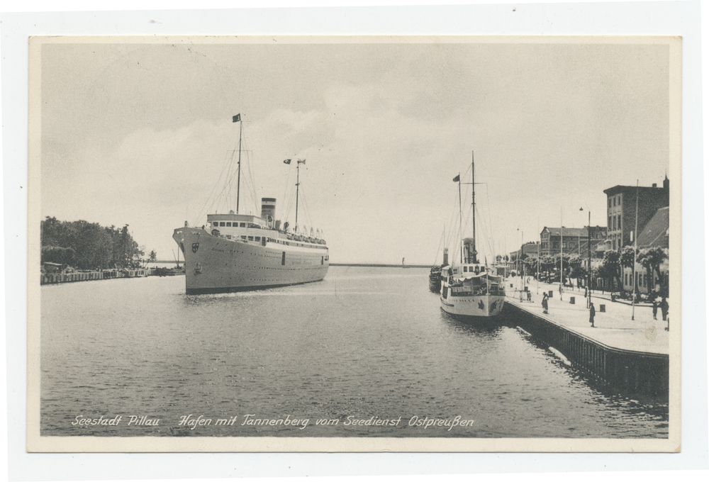 Pillau, Seestadt, Der Hafen mit der "Tannenberg"