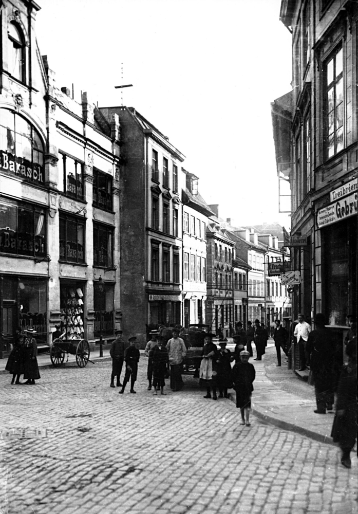 Königsberg, Blick in die Koggenstraße mit den Häusern Nr. 8 - 11 und 37 - 35