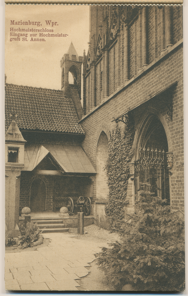 Marienburg i. Westpr., Die Marienburg, Eingang zur Hochmeistergruft St. Annen