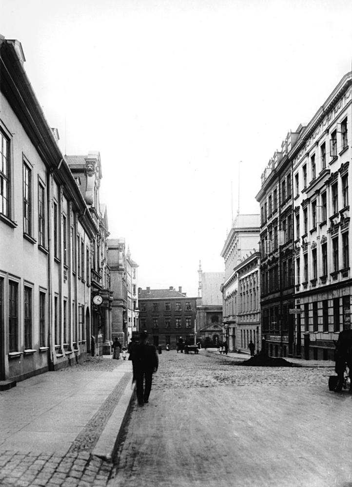 Königsberg, Blick in die Landhofmeisterstraße mit den Häusern Nr. 12a-12b und 16-13