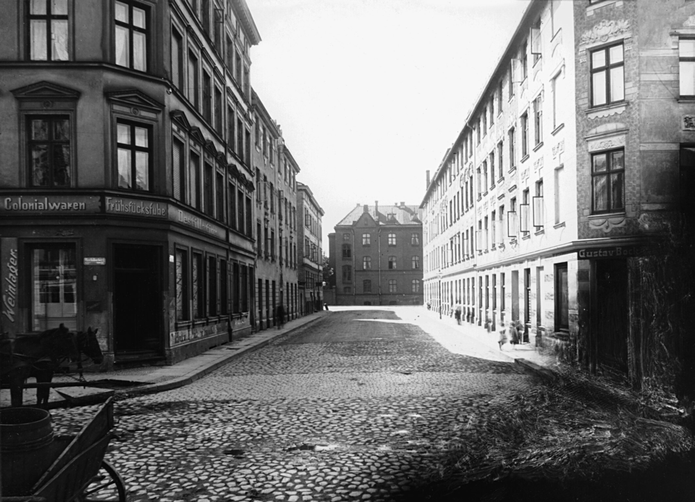 Königsberg, Blick in die 1. Rundteilstraße bis zur Artilleriestraße