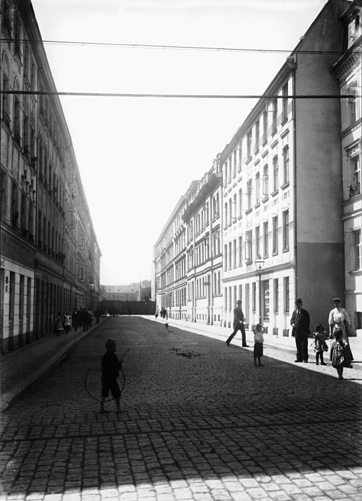 Königsberg, Blick in die Ostendorffstraße mit den Häusern Nr. 1-7 und 8-14