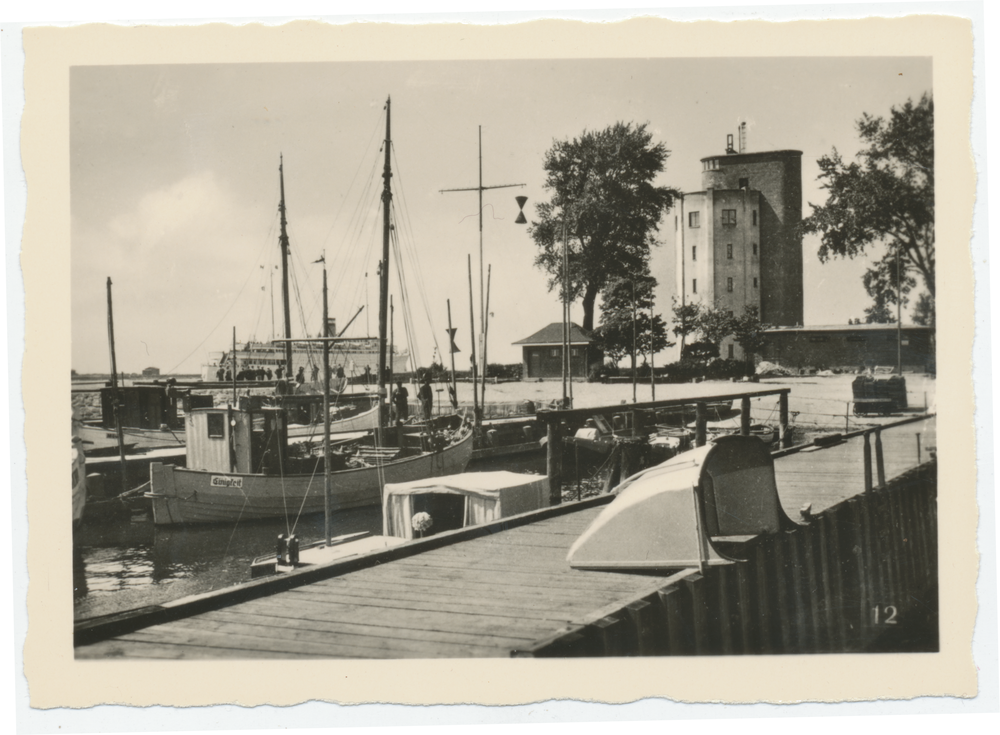Pillau, Seestadt, Seglerhafen mit Lotsenwachtturm