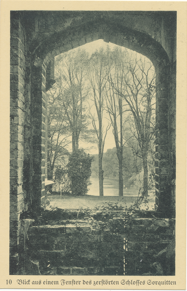 Sorquitten, Schloss, Blick aus Fenster des zerstörten Schlosses