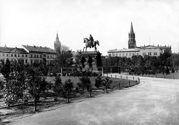 Königsberg, Königsgarten vor der Universität und Reiterstandbild König Friedrich Wilhelms III.