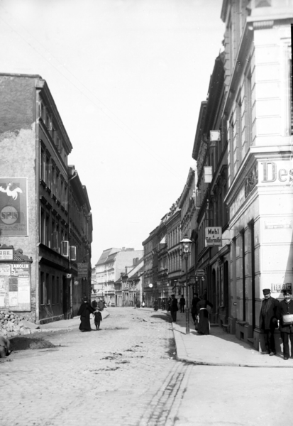 Königsberg, Blick in die Alte Gasse (spätere Kniprodestraße) Häuser Nr. 18a-4 und 15-21