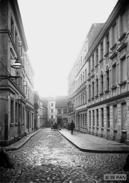 Königsberg (Pr.), Blick in die Kreuzstraße von der Kreuzung mit der Heinrichstraße, im Hintergrund die Stritzelstraße