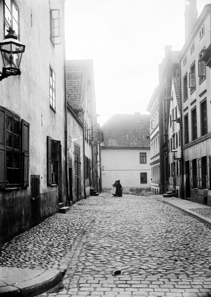 Königsberg, Blick in die Löbnichtsche Predigergstraße mit den Häusern 1-4 und 8-5