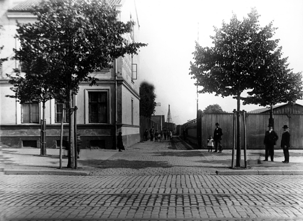 Königsberg, Friedländer Torplatz mit dem Haus Nr. 5 und dem Weg zur Badeanstalt