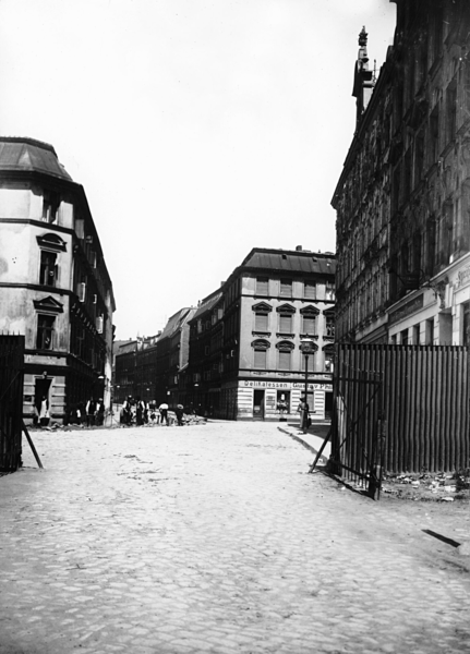 Königsberg, Blick zur Ecke Hinterlomse und Plantage