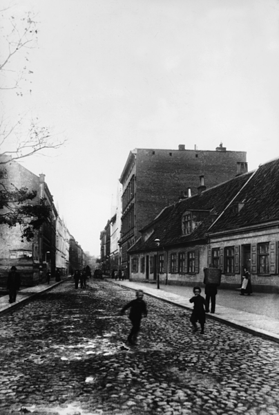 Königsberg, Perspektive des Hintertragheims mit den Häusern Nr. 49-51 und 22-17