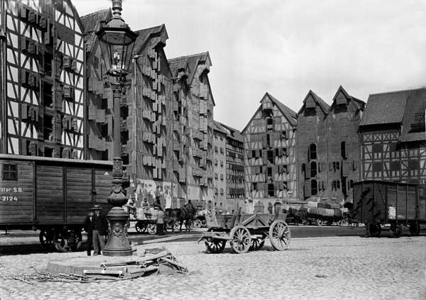 Königsberg, Fachwerkspeicher auf dem Platz an der Ecke Lastadienstraße und Vogelgasse