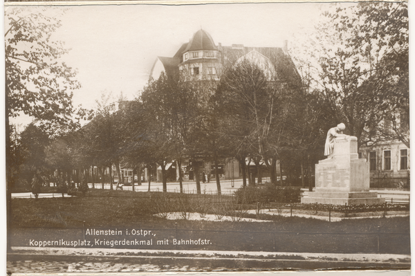 Allenstein, Kopernikus Platz, Krieger-Denkmal mit Bahnhofstraße