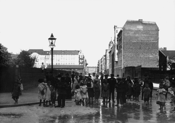 Königsberg, Kinder auf dem Korinthendamm