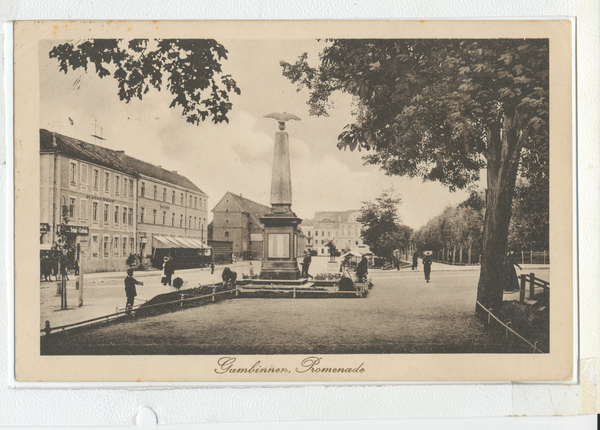 Gumbinnen, Promenade mit Kriegerdenkmal