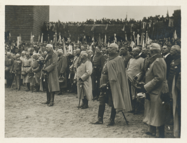 Hohenstein i. Ostpr., Reichsehrenmal Tannenberg, Einweihung, Hindenburg mit den Feldherren