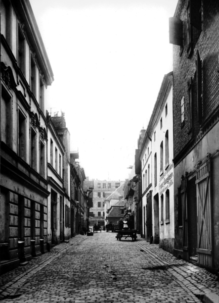 Königsberg, Blick in die Maurerstraße mit den Häusern Nr. 10-16 und 9-1
