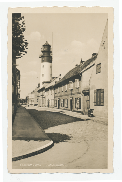 Pillau, Seestadt, Lotsenstraße mit Leuchtturm