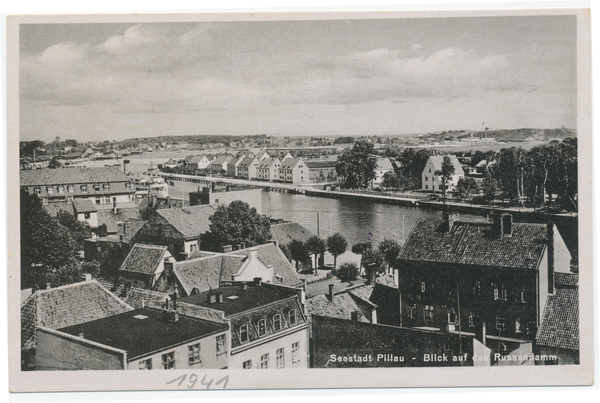 Pillau, Seestadt, Ortsansicht, Blick vom Leuchtturm auf den Russendamm