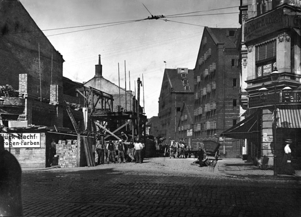 Königsberg, Bau der neuen Häuser in der Schanzengasse