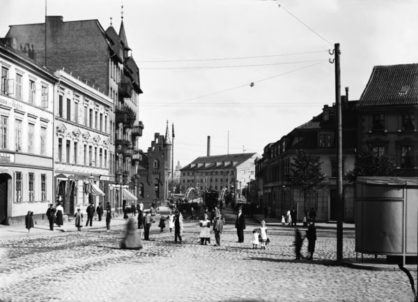 Königsberg, Blick vom Viehmarkt zur Brückenstraße und Hohen Brücke sowie Lagerhaus auf dem Weidendamm