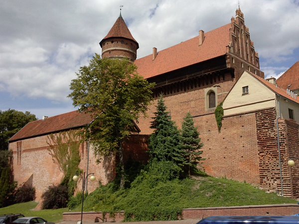 Allenstein (Olsztyn), Schloß, Schloßturm mit Wehrgang