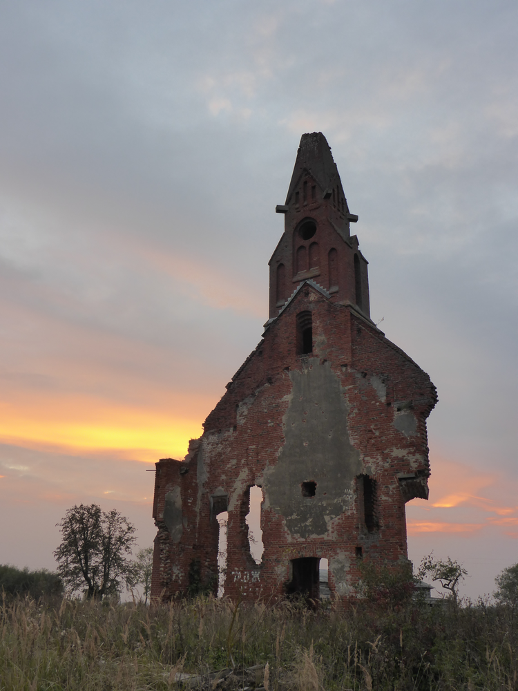 Klein Schönau (Ostpr.), (Октябрьское), Ruinen der Kirche