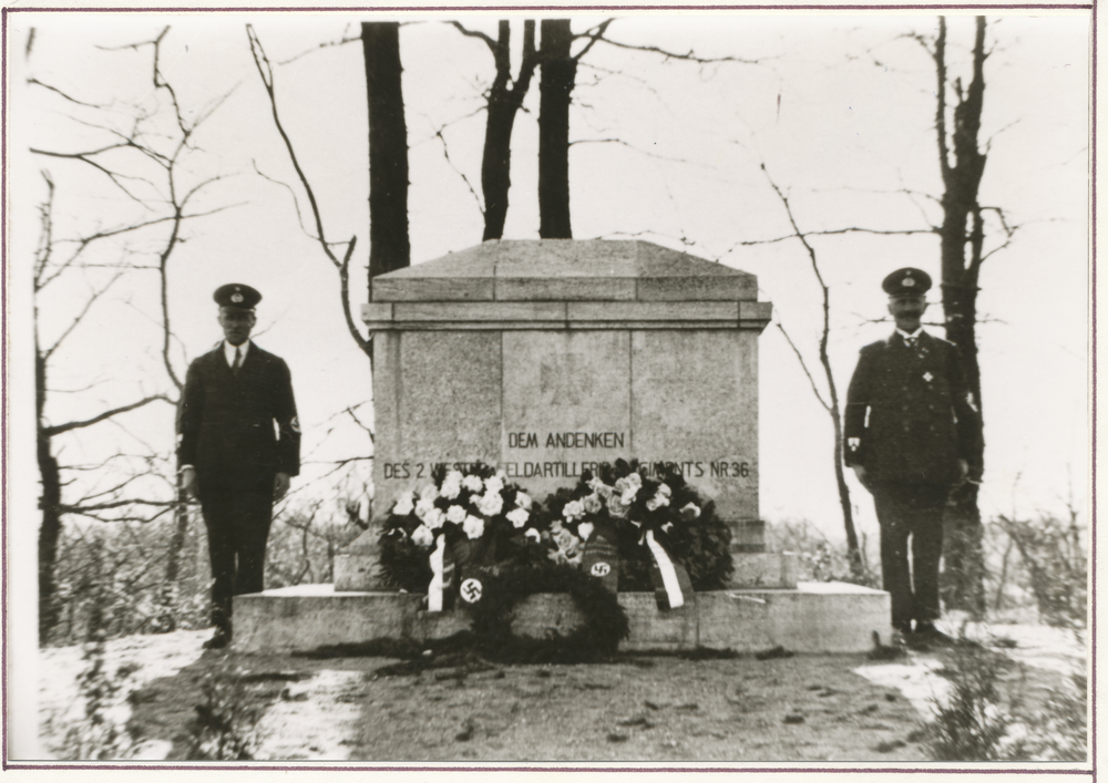 Grünweitschen, Denkmal des Feldartillerie Reg. 36, Feier des Volkstrauertages