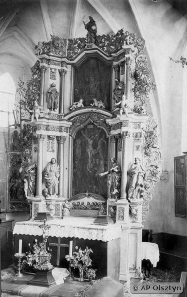 Medenau, Ev. Kirche, Altar