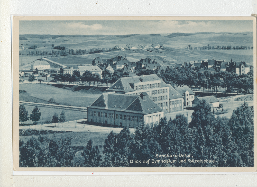 Sensburg, Gymnasium und Polizeischule