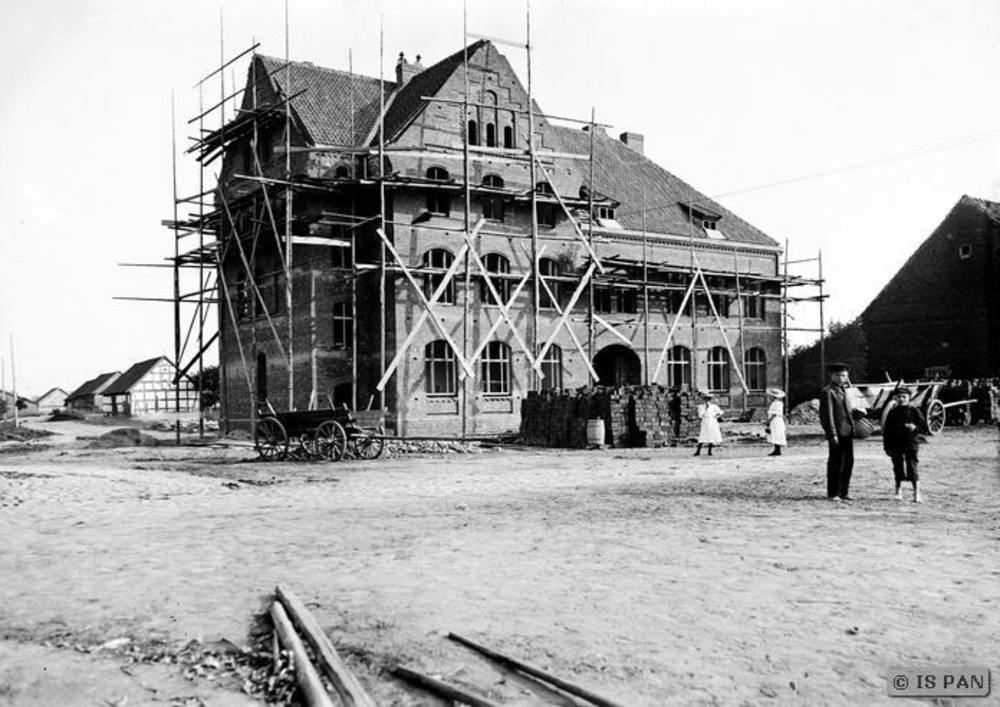 Mühlhausen Kr. Preußisch Holland, Bau der ev. Stadtschule