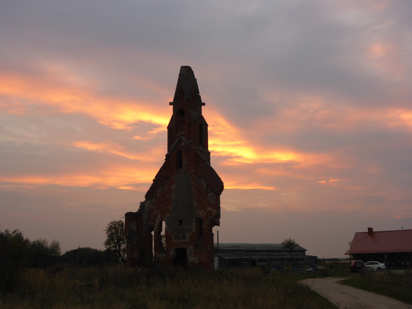 Klein Schönau (Ostpr.), (Октябрьское), Ruinen der Kirche