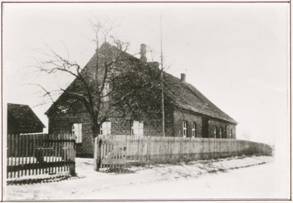 Ribbinnen, Schule von Norden nach Süden