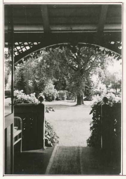 Grünweitschen, Gutshaus, Blick von der Veranda in den Park