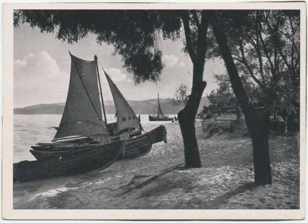 Ostsee, Küste, Segelschiffe am Strand