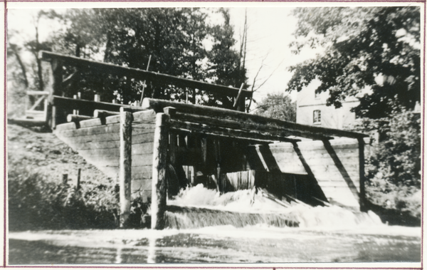 Matzhausen, Mühlenwehr der Mühle Rahm