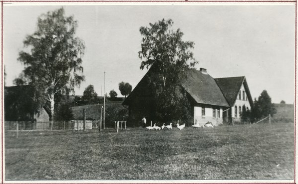 Matzhausen, Schule, Hofeingang auf der Rückseite