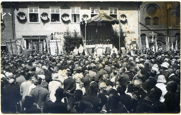 Bischofsburg, Messe im Freien II