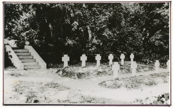 Neuhof-Buylien, Soldatenfriedhof