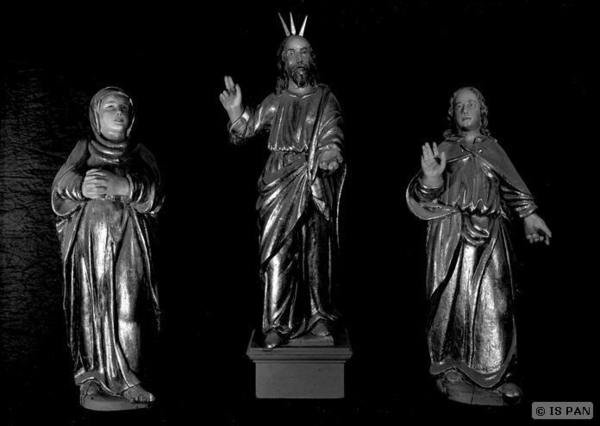 Milken, Ev. Kirche, Christus mit Maria und dem Hl. Johannes, Figuren aus dem Obergeschoss des Altars