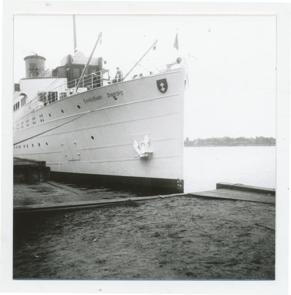 Ganz Ostpreußen, Das Fährschiff "Hansestadt Danzig" im Hafen von Swinemünde